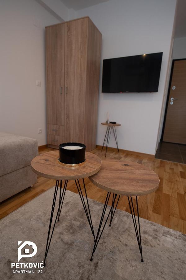 Petkovic Apartmani Studio32 Jagodina Exterior foto